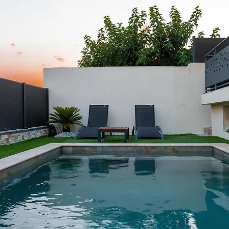 Villa Grande Cosy Avec Piscine, Sauna & Jacuzzi