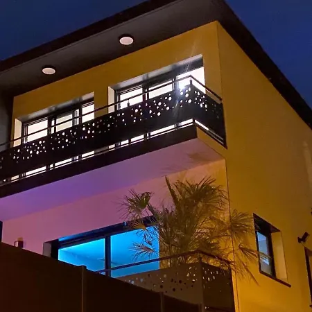 Grande Cosy Avec Piscine, Sauna & Jacuzzi