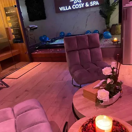 Grande Cosy Avec Piscine, Sauna & Jacuzzi Villa *